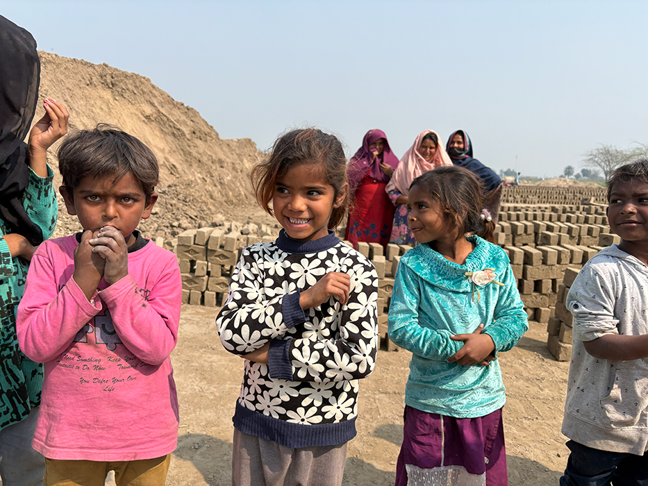 Lightouse Pakistan children